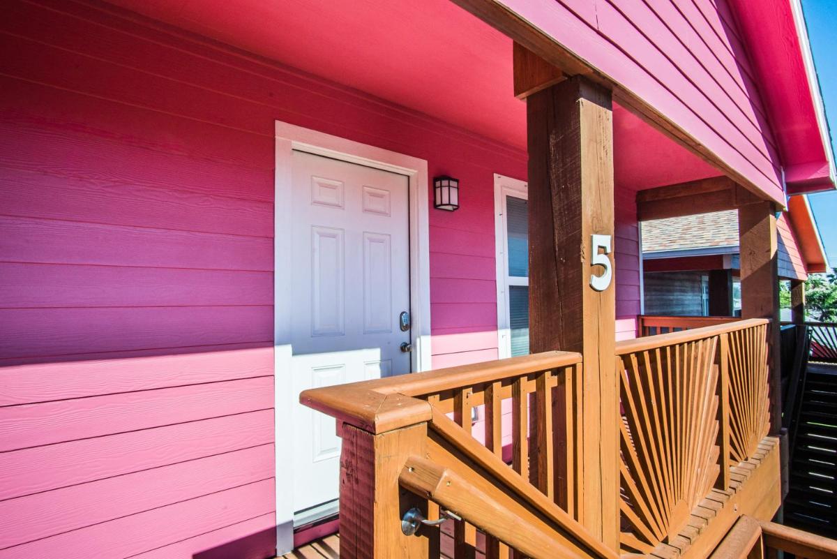 Popular attractions Area Nearby Property